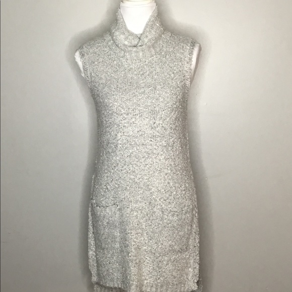 Ayla Turtleneck Sleeveless Sweater - Picture 4 of 7